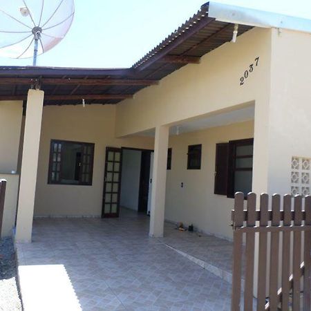 Casa Na Praia - Uma Quadra Do Mar Itapoa  Exterior photo
